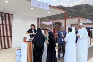 الركن الكولومبي يلفت أنظار زوار المعرض الدولي للبُن السعودي بالداير