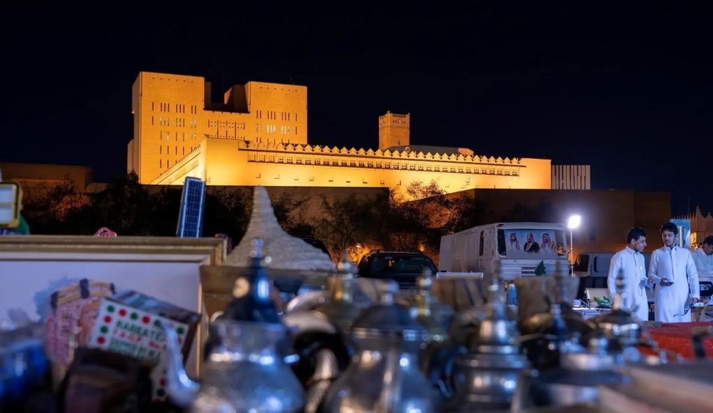 سوق الزل.. وجهة تراثية نابضة بالحياة في قلب الرياض خلال رمضان