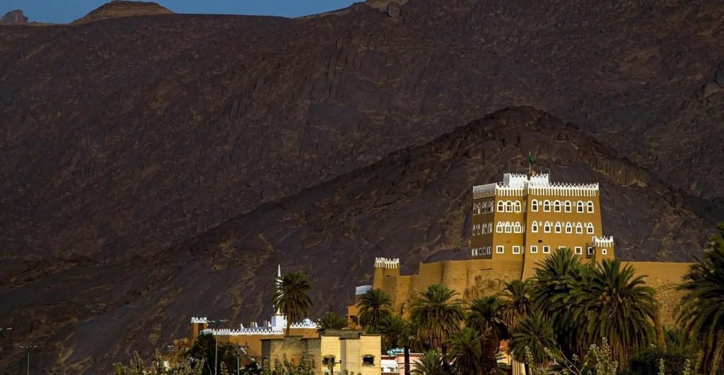 قصر العان في نجران.. تحفة معمارية تجذب الزوار خلال عيد الفطر