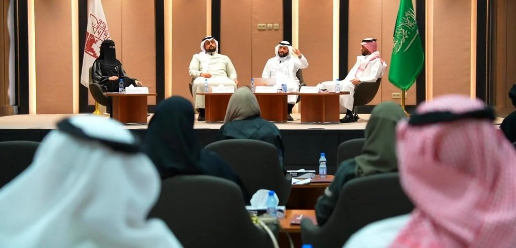 مكتبة الملك عبدالعزيز العامة تحتفي باليوم العالمي للكتاب بندوة ثقافية تجمع مؤلفين وقراء بالرياض