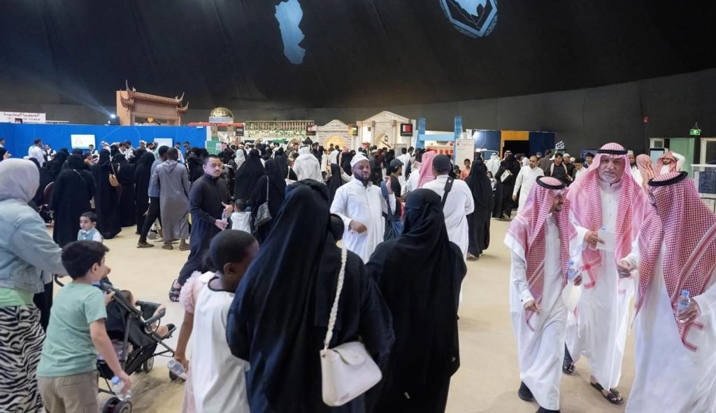 الركن الكولومبي في مهرجان الثقافات والشعوب بالجامعة الإسلامية.. جسر للتنوع والحوار الحضاري