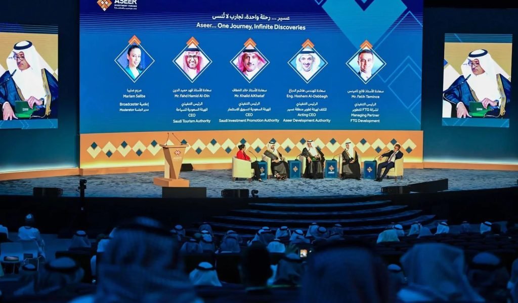 منتدى عسير للاستثمار يستعرض خارطة التحول السياحي والاقتصادي نحو وجهة عالمية مستدامة