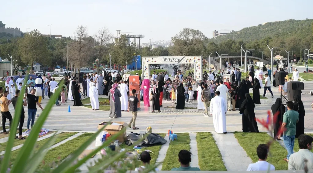 أجواء احتفالية بهيجة: انطلاق فعاليات عيد الأضحى في الباحة وسط حضور جماهيري وتنوع ثقافي وترفيهي