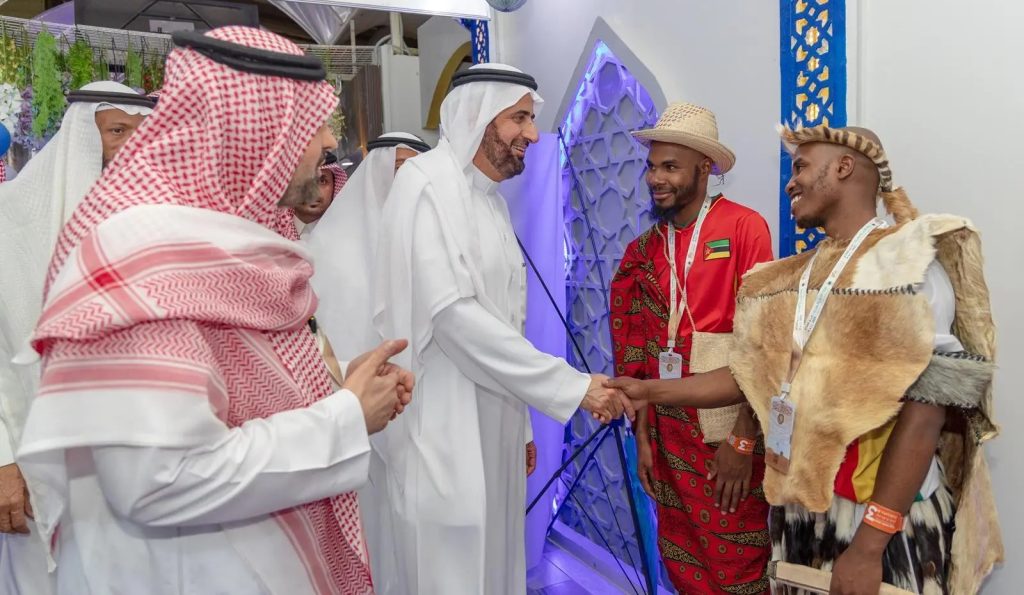 Hajj Minister Tours 'From Every Deep Ravine' Exhibition in Mina, Celebrating the Diversity of Pilgrims