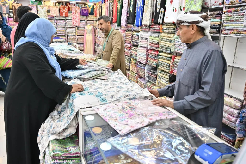 أسواق جدة التاريخية.. محطة أخيرة للحجاج لاقتناء الهدايا وتوديع الرحلة الإيمانية بذكريات تراثية