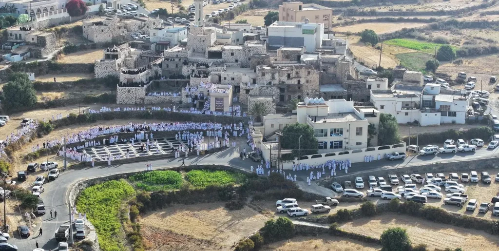 فعاليات الفنون الشعبية تُشعل صيف النماص 2025.. "رجال الحجر" يتألقون في قرية المدانة التراثية