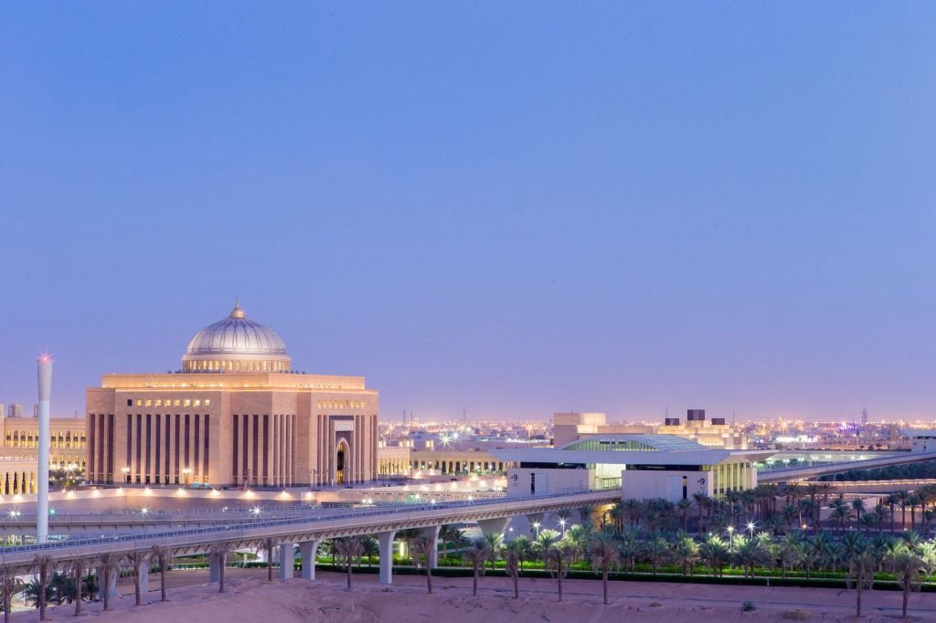 جامعة الأميرة نورة تنظّم "الملتقى السعودي الأول للمجالس العلمية" لمناقشة التحديات المعاصرة ودور الذكاء الاصطناعي