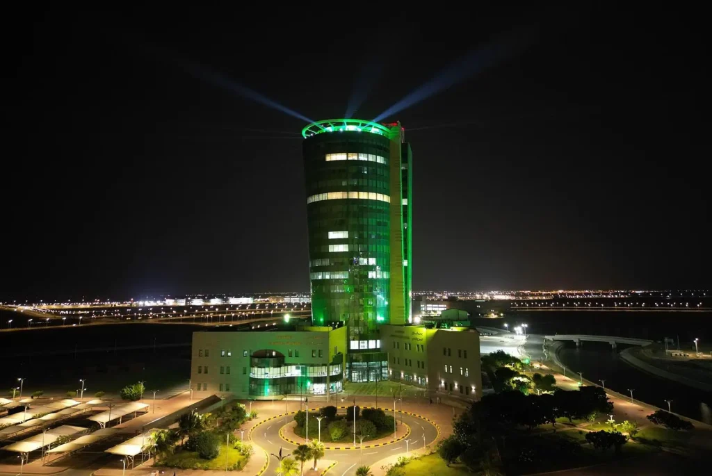 🇸🇦 جامعة جازان ترتدي الأخضر وتحتفي باليوم الوطني 95 بفعاليات متنوعة تعزز الانتماء الوطني