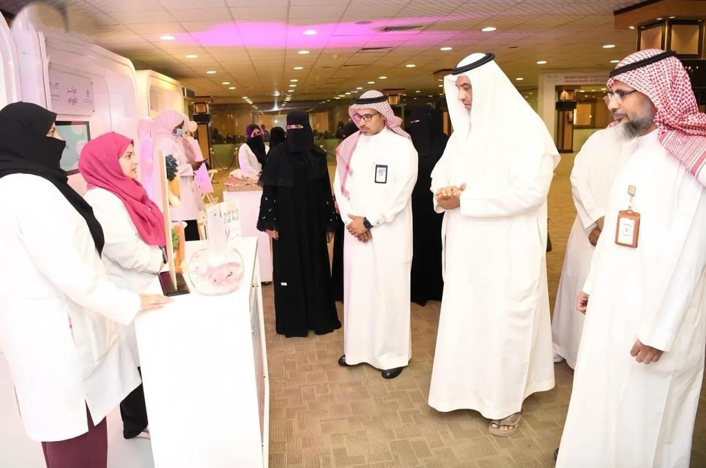 "تعليم مكة" يُطلق معرض التوعية بسرطان الثدي بالتعاون مع مدينة الملك عبدالله الطبية لتعزيز الوعي الصحي
