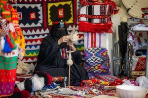 المشغولات اليدوية في مهرجان الكليجا ببريدة تجسّد ملامح التراث الشعبي