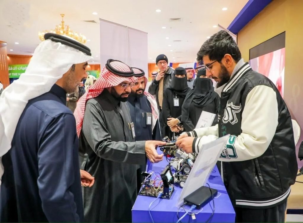 «تقني الحدود الشمالية» يستعرض مجالات الذكاء الاصطناعي بمهرجان «الرياضيات لغة العلوم»