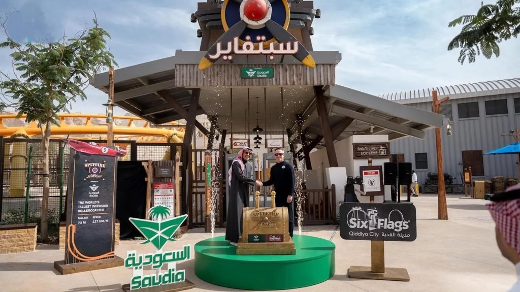 الخطوط السعودية توقّع اتفاقية إستراتيجية مع أكواريبيا وSix Flags مدينة القدية لمدة 5 سنوات