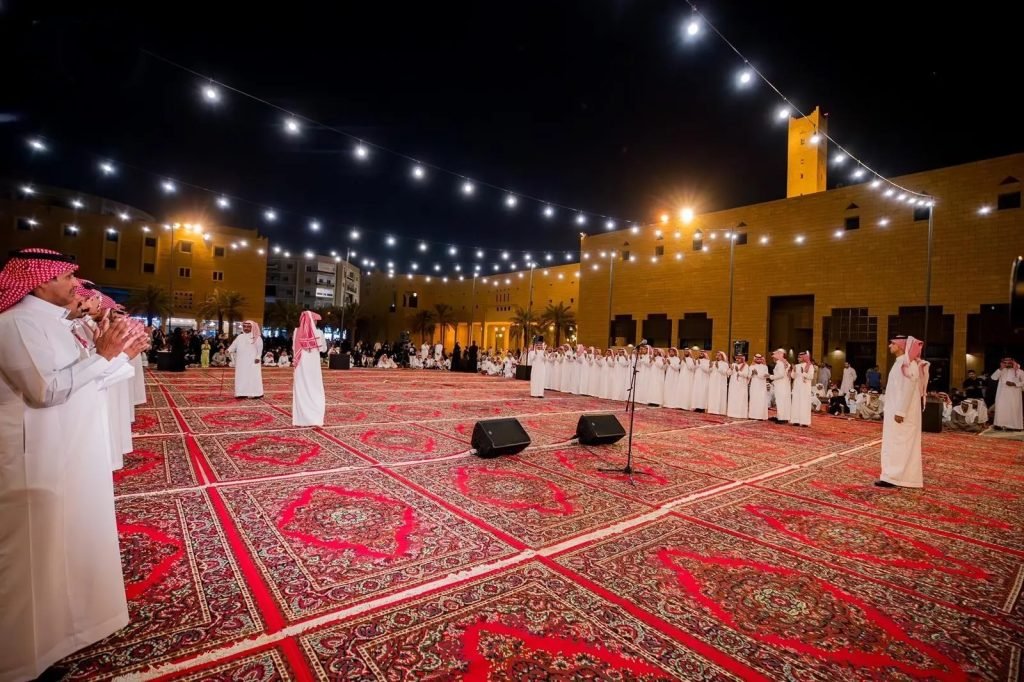 فعالية السامر والمحاورة في ساحة العدل بالرياض تعزز حضور الفنون الشعرية الشعبية