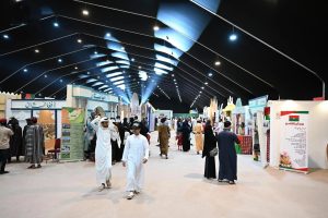 وزير الشؤون الدينية الماليزي يزور مهرجان الثقافات والشعوب في الجامعة الإسلامية بالمدينة المنورة