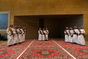 عروض حيّة للفنون الأدائية في معرض "بدايات الحركة الفنية السعودية" بالمتحف الوطني