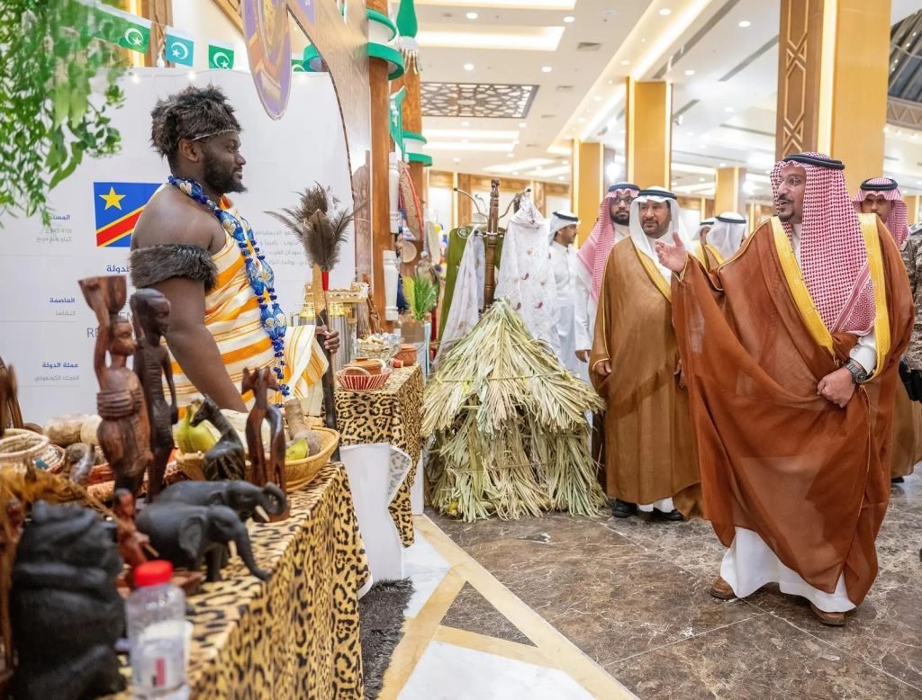 أمير القصيم يدشّن مهرجان "تراث الشعوب" الخامس بمشاركة أكثر من 90 جنسية في بريدة