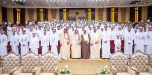 أمير القصيم يكرّم الفائزين بجائزة التفوق العلمي في الرس ويشيد بدعم المبادرات التعليمية